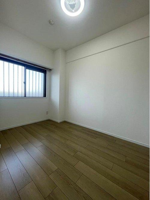 サーパス和合の洋室