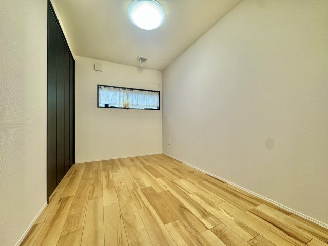 城里町大字石塚中古戸建の洋室