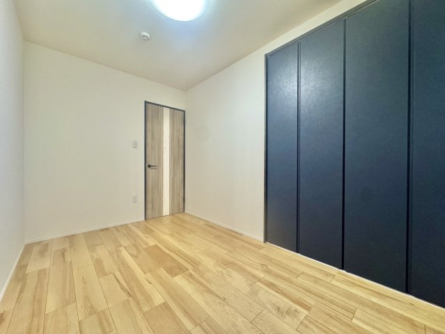 城里町大字石塚中古戸建の洋室