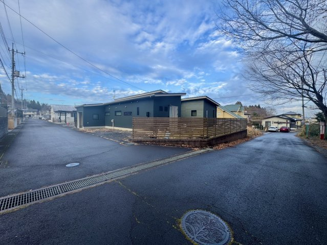 城里町大字石塚中古戸建の前面道路含む現地写真