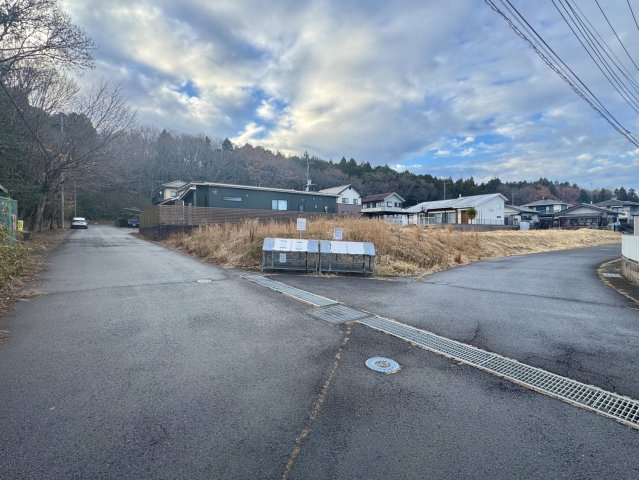 城里町大字石塚中古戸建の前面道路含む現地写真