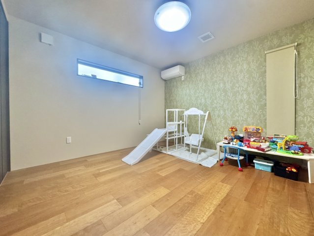 城里町大字石塚中古戸建の洋室