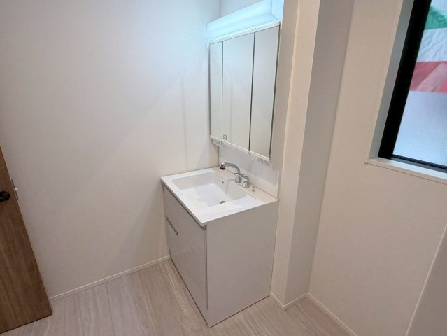 川口市本前川　4期　新築一戸建て　3号棟の独立洗面台|独立洗面化粧台付き