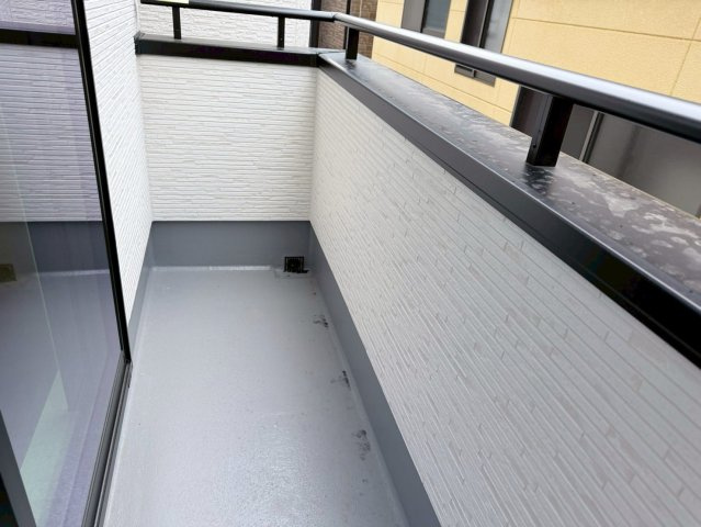 川口市本前川　4期　新築一戸建て　3号棟のバルコニー|バルコニーからの眺めを楽しみながら食事をしませんか