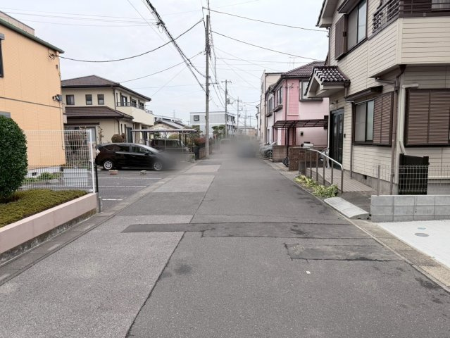 川口市本前川　4期　新築一戸建て　3号棟の前面道路含む現地写真|前面道路含む現地写真です