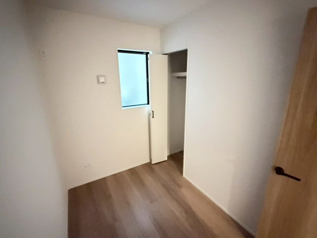 川口市本前川　4期　新築一戸建て　3号棟の洋室|明るい洋室です