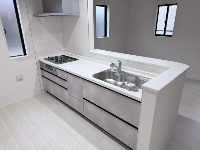 川口市本前川　4期　新築一戸建て　4号棟のキッチン|お料理しやすいキッチンです