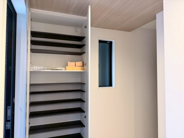 川口市本前川　4期　新築一戸建て　4号棟の内装|小物を収納するのに便利です
