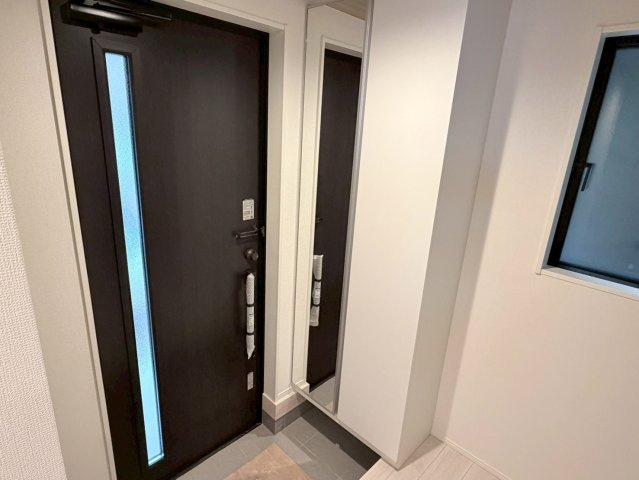 川口市本前川　4期　新築一戸建て　4号棟の玄関|玄関です