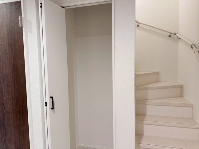 川口市本前川　4期　新築一戸建て　5号棟の収納|便利な収納スペースです
