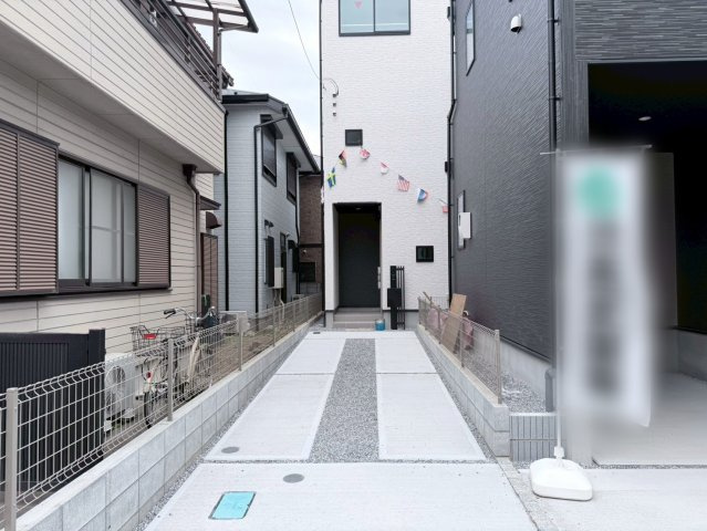 川口市本前川　4期　新築一戸建て　5号棟の駐車場|カースペースがあります