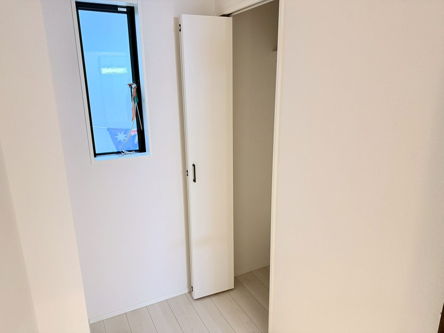 川口市本前川　4期　新築一戸建て　5号棟の洋室|個人の部屋や寝室として使える洋室です