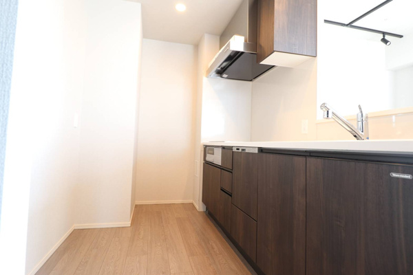 【キッチン】 | 【キッチン】ご家族やご友人と談笑しながらお料理を楽しめるカウンターキッチン◎