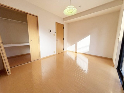 【居間・リビング】ル・ソレイユ