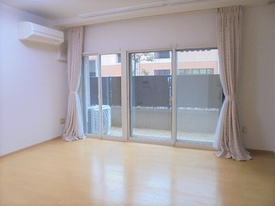 【居間・リビング】 | サーパス常盤平 | LD　約11.1畳　※前回募集時撮影2020年12月