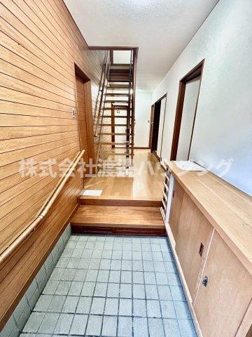 東大阪市南鴻池町２丁目一戸建の玄関