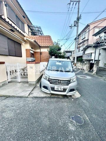 東大阪市南鴻池町２丁目一戸建の駐車場