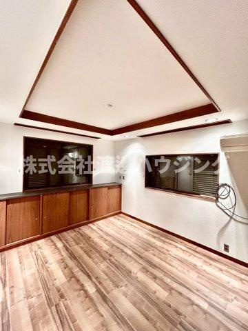 東大阪市南鴻池町２丁目一戸建の内装