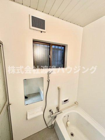 東大阪市南鴻池町２丁目一戸建のその他|窓