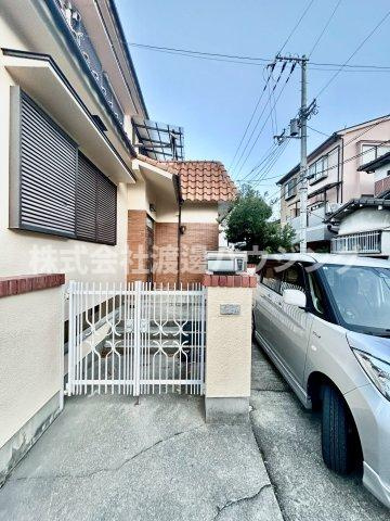 東大阪市南鴻池町２丁目一戸建のエントランス