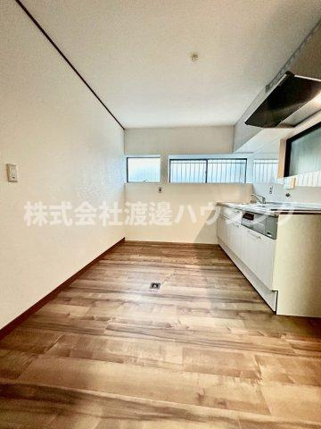 東大阪市南鴻池町２丁目一戸建の居間・リビング