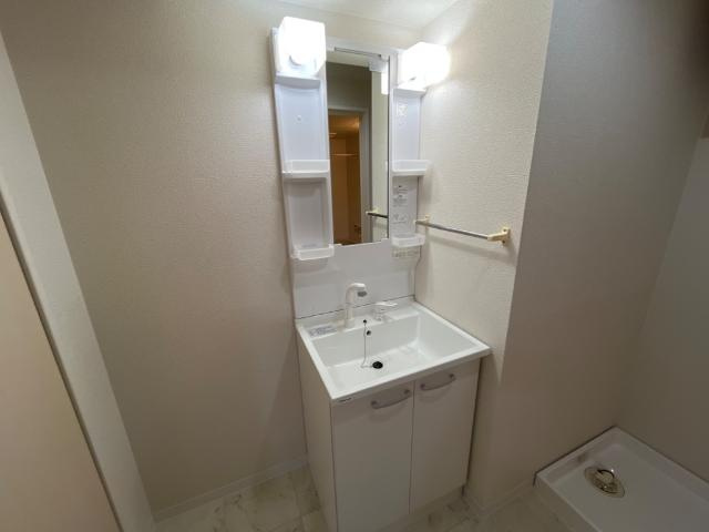 メゾン・ド・ヴェルジュの洗面所|洗髪洗面化粧台