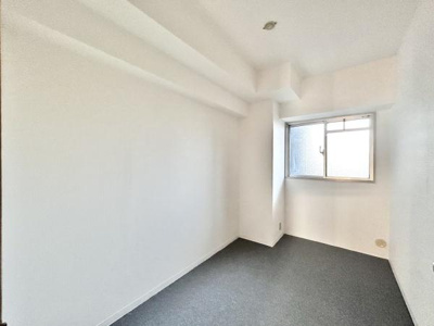 【洋室】 | コスモ北野田 | 本を読んだり趣味の時間を楽しんだり家の中でひとり静かになれる空間