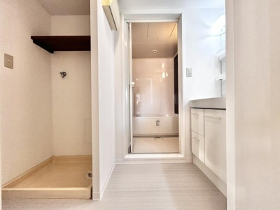 【独立洗面台】 | コスモ北野田 | キッチン～洗面室～お風呂場の動線がとても良いです！