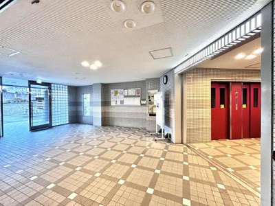 【エントランス】 | コスモ北野田 | 綺麗なエントランス！毎日の生活にも彩りが増します！
