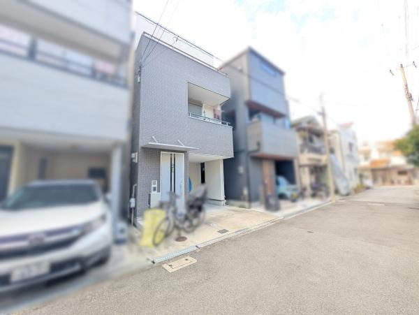 【前面道路含む現地写真】 | 全面道路：幅員約4ｍ！前面道路は交通量も少なく、安心してお住まい頂けます!