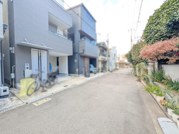 【前面道路含む現地写真】 | 当物件については、居住中の為見学日程を別途営業担当よりお電話で調整させて頂くことがございます。予めご了承くださいませ。