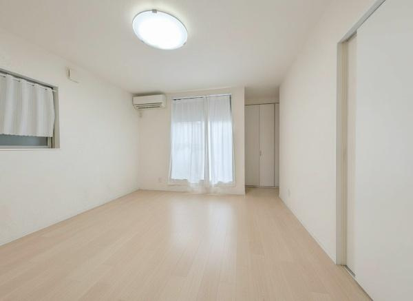 【居間・リビング】 | 17.75帖のリビングダイニング。リビングは家族のオアシスへ
毎日家族が笑顔で生活する空間であるリビング。
