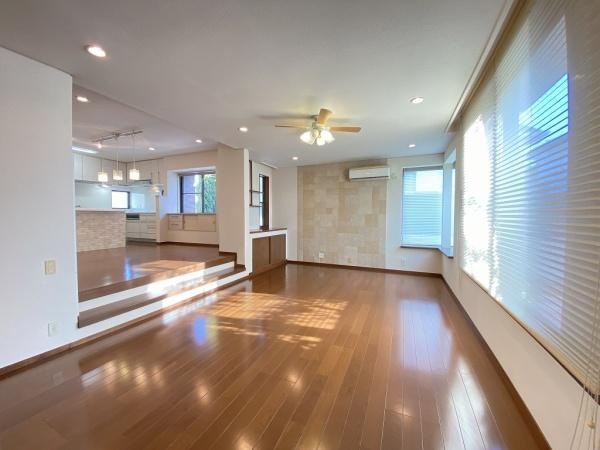 【居間・リビング】 | 垂水区桃山台4丁目　中古戸建