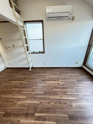 【洋室】 | イーハイム | ロフト付き6.5帖洋室