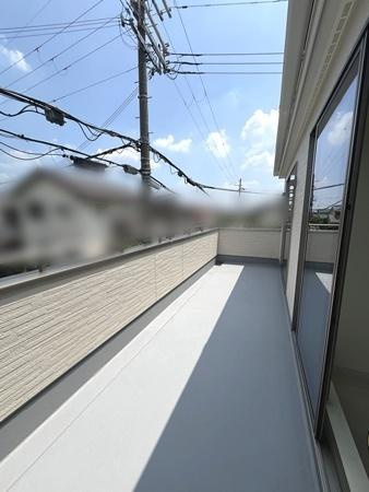 リーブルガーデン下三橋町 １号棟 ／新築一戸建のバルコニー|■現地撮影写真■日当たりのよいバルコニー！洗濯物もよく乾きます！