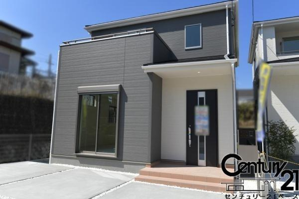 リーブルガーデン下三橋町 １号棟 ／新築一戸建の外観|■≪同仕様写真≫■耐震等級３の地震に強安心の邸宅！雨で汚れを洗い流してくれるセルフクリーニング機能付き外壁！お気軽にお問い合わせください！■