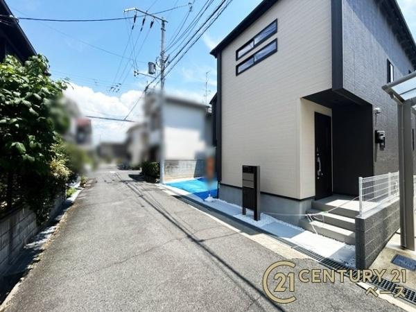 大和郡山市高田町 ／新築一戸建の前面道路含む現地写真|■現地撮影写真■前面道路は広々開放的で駐車ラクラク！