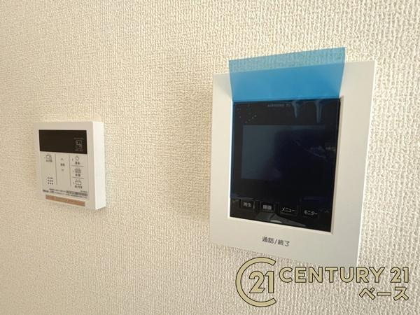 リーブルガーデン下三橋町 ２号棟 ／新築一戸建の内装|■現地撮影写真■ＴＶモニター付きインターホンで防犯対策もバッチリ！来客も一目でわかり安心です！