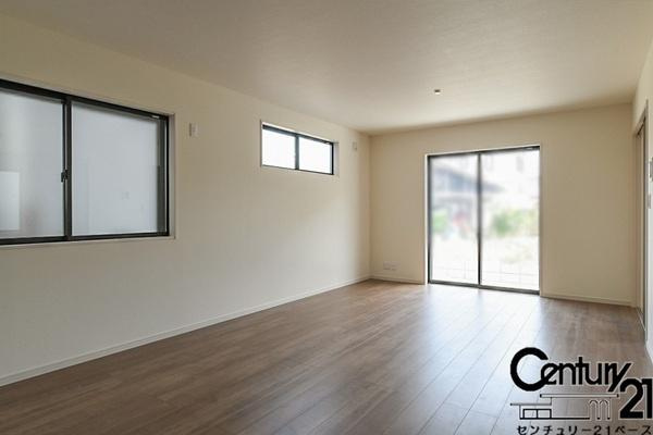 リーブルガーデン下三橋町 ２号棟 ／新築一戸建の内観：施工例|■ペアガラス使用で結露の心配もありません！■