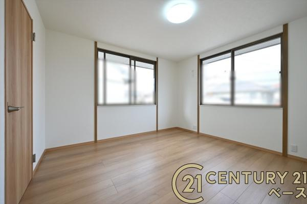 北葛城郡広陵町馬見北６丁目　一戸建の洋室|■現地撮影写真■日当たりのよい明るい雰囲気の洋室です！