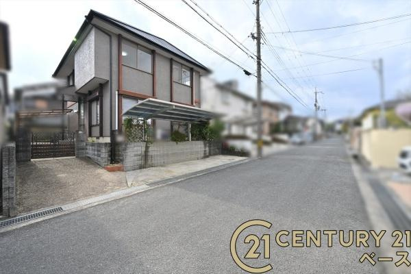 北葛城郡広陵町馬見北６丁目　一戸建の前面道路含む現地写真|■現地撮影写真■敷地と道路の高低差が少なく駐車もスムーズです！
