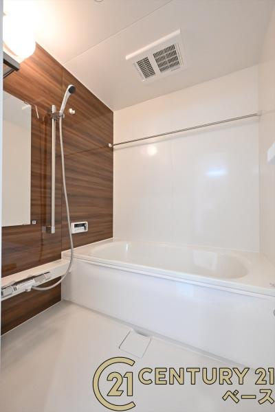 北葛城郡広陵町馬見北６丁目　一戸建の浴室|■現地撮影写真■ゆったりしたサイズの浴室！足を伸ばしての入浴は疲れも癒してくれます！