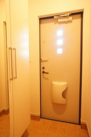 メゾン・ド・コリーヌの玄関