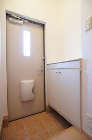 パレ・スレーヌＢの玄関