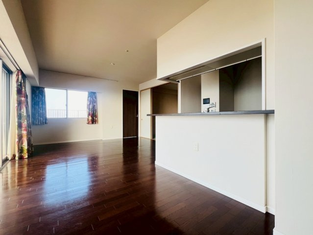 垂水アーバンコンフォートリアヒルズの居間・リビング