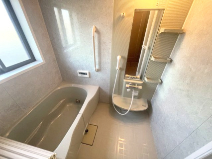 高島市新旭町安井川中古戸建の浴室