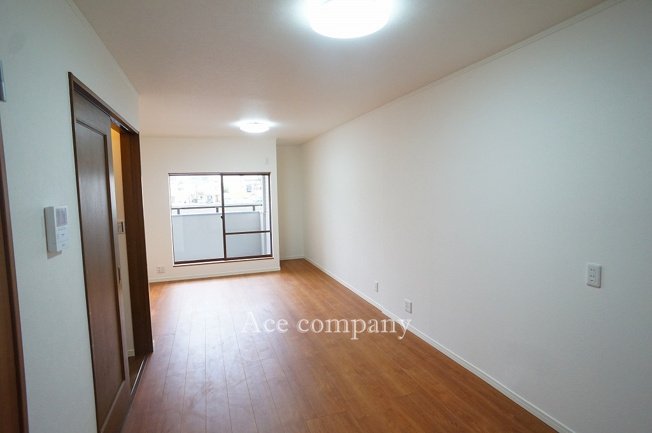 【居間・リビング】 | 東大阪市若江南町2丁目 | 【LDK：約14.2帖】