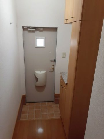 合志市須屋のアパートの玄関|ゆったりとした玄関です
