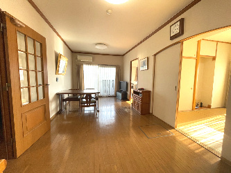 ヴェルディ中山の居間・リビング