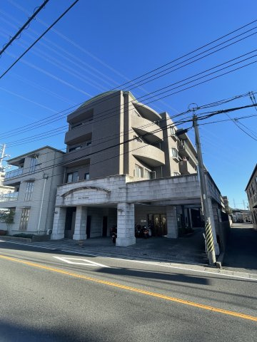 ヴェルディ中山の外観|スーパー徒歩2分。バス停徒歩2分。広島高速2号線も近く、毎日のお買い物やおでかけに便利な立地です！